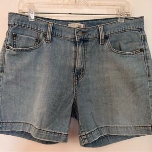 Levi’s Womens size 10 denim shorts cotton/spandex